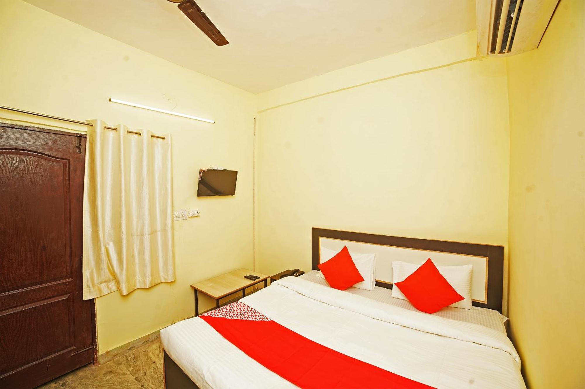 Hotel O Paras Guest House & Restaurant Халдвани Экстерьер фото